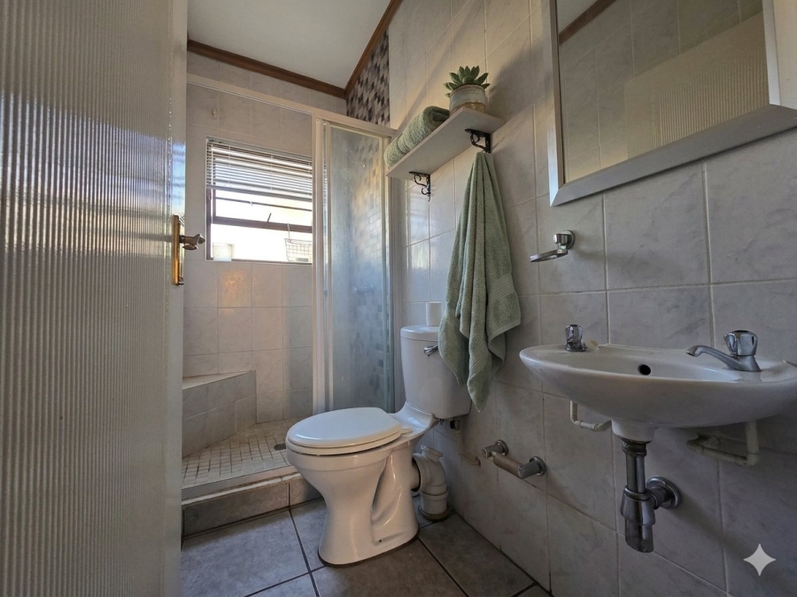 2 Bedroom Property for Sale in Langenhovenpark Free State